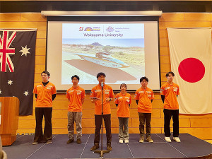 和歌山大チームが豪大使館で報告会　ソーラーカー世界大会の成果発表